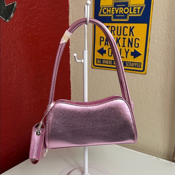 Glamorous Pink Shoulder Bag - Picture 1 of 9
